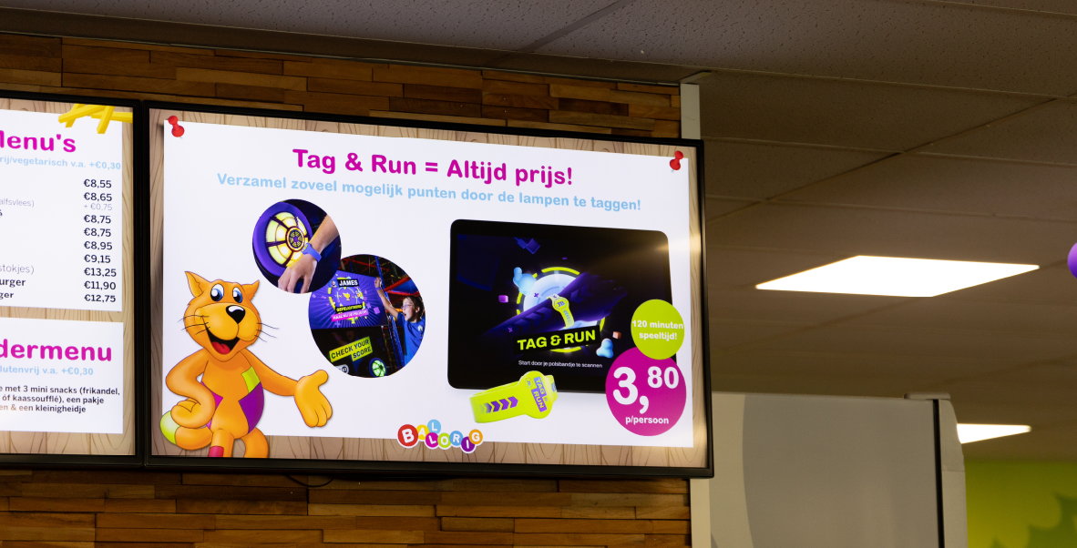 Reclame voor Tag & Run bij de balie